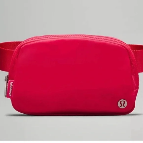 LULULEMON 1L BELT BAG, SOLD OUT new Fanny pack workout gym lipgloss - Picture 2 of 2